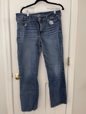 American Eagle Outfitters Straight Leg Jeans - Medium Blue Wash